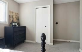 3-zimmer haus in der stadt in Scarborough, Kanada. C$1 313 000