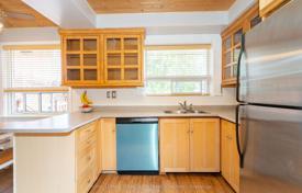 9-zimmer haus in der stadt in Scarborough, Kanada. C$1 359 000