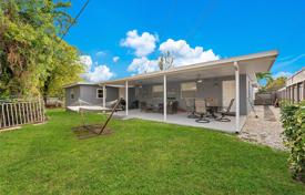 4-zimmer haus in der stadt 221 m² in Miami, Vereinigte Staaten. $550 000