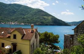 3-zimmer haus in der stadt 136 m² in Perast, Montenegro. 880 000 €
