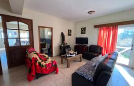 8-zimmer einfamilienhaus 240 m² in Pissouri, Zypern. 700 000 €