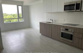5-zimmer wohnung in Saint Clair Avenue West, Kanada. C$953 000