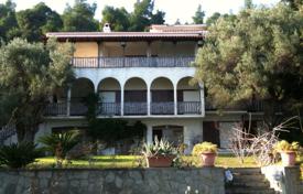 Haus in der Stadt – Chalkidiki, Administration of Macedonia and Thrace, Griechenland. 4 000 000 €