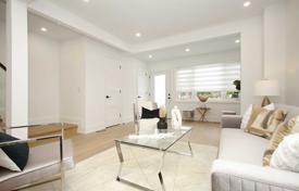 7-zimmer haus in der stadt in Etobicoke, Kanada. C$1 844 000