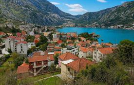 Grundstück in Dobrota, Montenegro. 1 400 000 €
