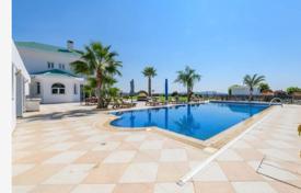 10-zimmer einfamilienhaus 1167 m² in Pyrgos, Zypern. 6 000 000 €