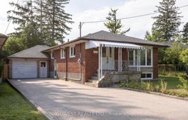 9-zimmer haus in der stadt in Scarborough, Kanada. C$1 523 000