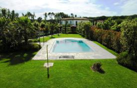 Villa – Forte dei Marmi, Toskana, Italien. 18 000 €  pro Woche