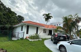 Haus in der Stadt – Sunny Isles Beach, Florida, Vereinigte Staaten. $2 550 000