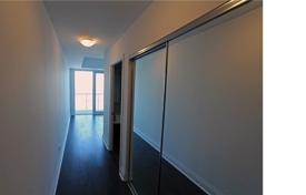 2-zimmer wohnung in Bay Street, Kanada. C$731 000