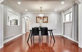 6-zimmer haus in der stadt in Scarborough, Kanada. C$1 681 000