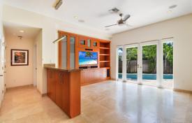 Villa – Bay Harbor Islands, Florida, Vereinigte Staaten. $1 349 000