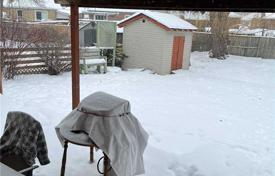 4-zimmer haus in der stadt in Scarborough, Kanada. C$1 521 000