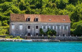 2-zimmer haus in der stadt 200 m² in Kotor city, Montenegro. 3 500 000 €