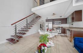 2-zimmer appartements in eigentumswohnungen 118 m² in Miami, Vereinigte Staaten. $650 000