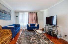 13-zimmer haus in der stadt in Etobicoke, Kanada. C$2 010 000