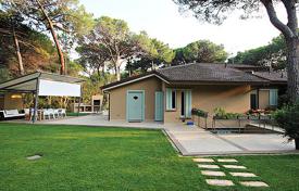 Villa – Roccamare, Toskana, Italien. 6 200 €  pro Woche