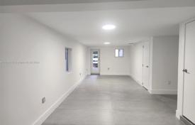 3-zimmer haus in der stadt 167 m² in Miami, Vereinigte Staaten. $1 199 000