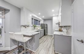 5-zimmer haus in der stadt in Scarborough, Kanada. C$1 236 000