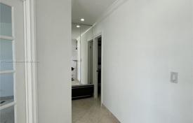 2-zimmer appartements in eigentumswohnungen 121 m² in Miami, Vereinigte Staaten. $415 000