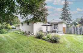 4-zimmer haus in der stadt in North York, Kanada. C$1 836 000