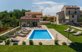 5-zimmer haus in der stadt 260 m² in Umag, Kroatien. 1 180 000 €