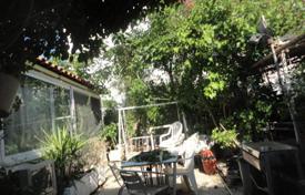 Einfamilienhaus – Glyfada, Attika, Griechenland. 221 000 €