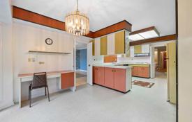 5-zimmer haus in der stadt in North York, Kanada. C$2 214 000