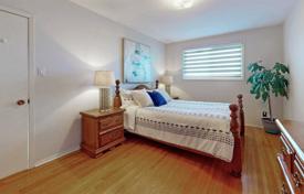 9-zimmer stadthaus in North York, Kanada. C$1 271 000