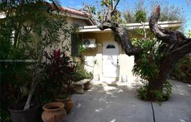 2-zimmer haus in der stadt 186 m² in Miami, Vereinigte Staaten. $700 000