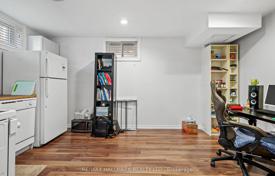9-zimmer haus in der stadt in Scarborough, Kanada. C$1 293 000