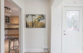 12-zimmer haus in der stadt in Etobicoke, Kanada. C$2 250 000