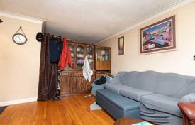 6-zimmer haus in der stadt in York, Kanada. C$2 038 000