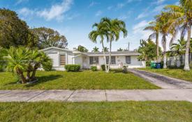 3-zimmer haus in der stadt 154 m² in Miami, Vereinigte Staaten. $400 000