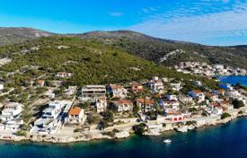 Grundstück in Trogir, Kroatien. 295 000 €