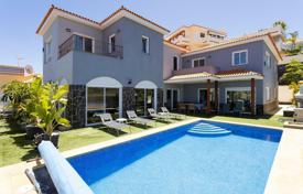7-zimmer villa 820 m² in Puerto de la Cruz, Spanien. 2 050 000 €