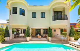 Villa – Pine Tree Drive, Miami Beach, Florida,  Vereinigte Staaten. $2 749 000