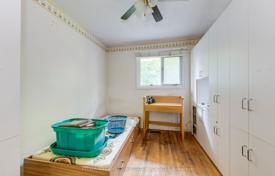 6-zimmer haus in der stadt in Scarborough, Kanada. C$1 128 000