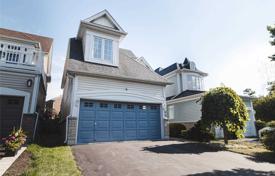 7-zimmer haus in der stadt in Scarborough, Kanada. C$1 662 000