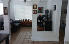 3-zimmer haus in der stadt 268 m² in Miami, Vereinigte Staaten. $756 000