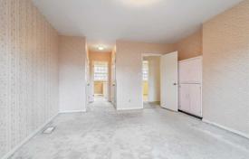 9-zimmer haus in der stadt in Etobicoke, Kanada. C$2 204 000