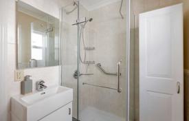 9-zimmer haus in der stadt in Scarborough, Kanada. C$1 277 000