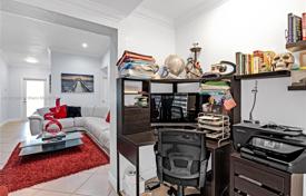 3-zimmer haus in der stadt 140 m² in Miami, Vereinigte Staaten. $599 000