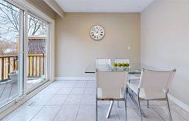 11-zimmer haus in der stadt in Scarborough, Kanada. C$1 314 000