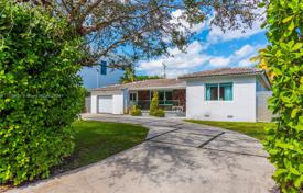 4-zimmer haus in der stadt 220 m² in Miami, Vereinigte Staaten. $2 250 000