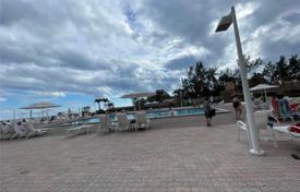 Eigentumswohnung – Hallandale Beach, Florida, Vereinigte Staaten. $390 000