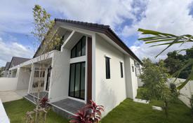 3-zimmer haus in der stadt 252 m² in Si Sunthon, Thailand. $196 000
