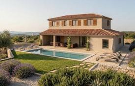 Grundstück in Svetvinčenat, Kroatien. 143 000 €