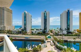 Wohnung – Collins Avenue, Miami, Florida,  Vereinigte Staaten. 912 000 €