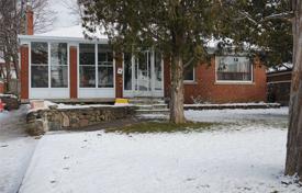 5-zimmer haus in der stadt in Scarborough, Kanada. C$1 172 000